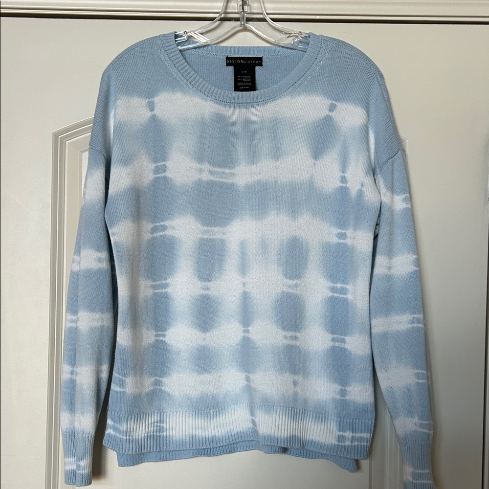 Design History Light Blue Tie-Dyed Sweater• L